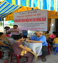 Dong Thap province: An Phong Protestant Church conducts charity program for poor people